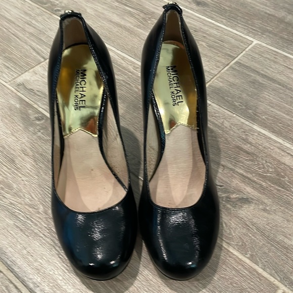 MICHAEL Michael Kors Classic Black Maryjane heels in size 7 - Picture 1 of 8